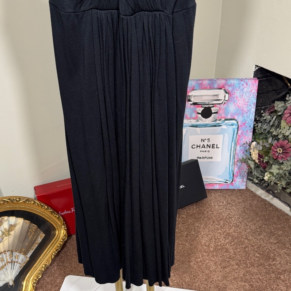 Preloved Velvet Black Sleeveless Midi Dress Ruched Bodice with Gathered Skirt - Picture 5 of 6